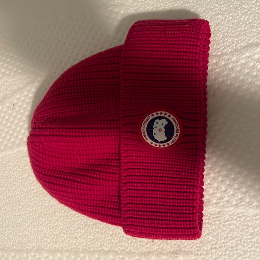 Canada goose red hat